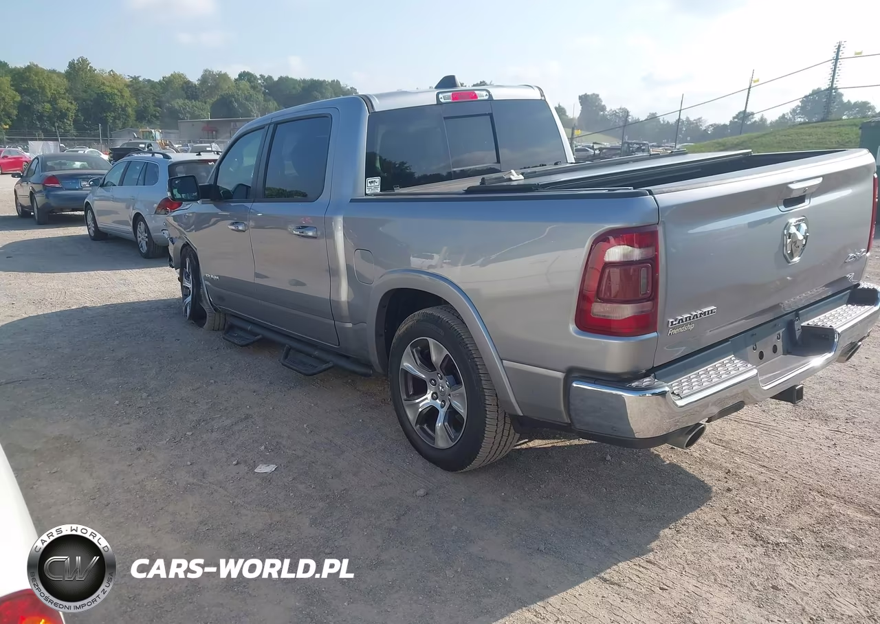 2019 Ram 1500 Laramie 4X4 5'7 Box VIN:1C6SRFJT2KN913978 - 3