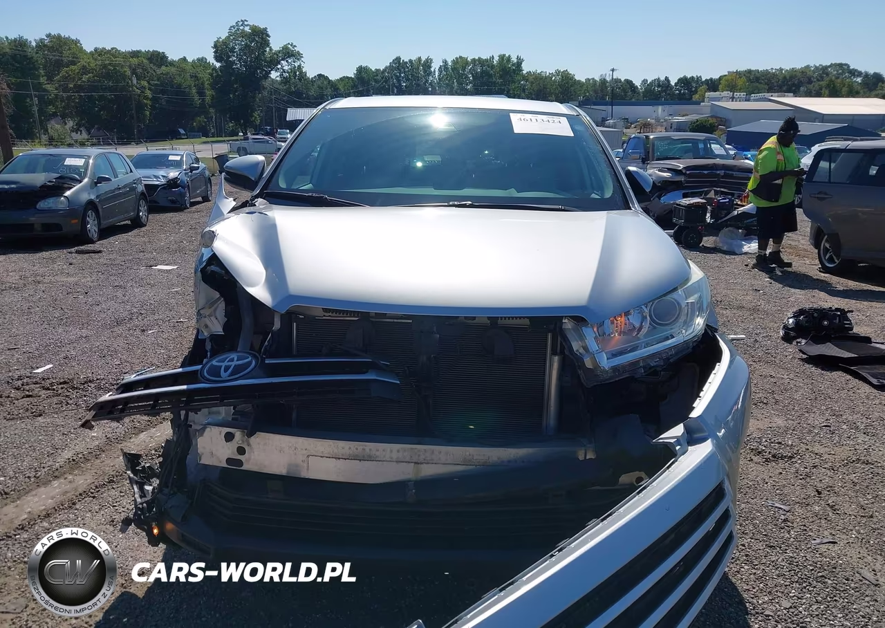 2018 Toyota Highlander Le Plus VIN:5TDBZRFH8JS825783 - 13