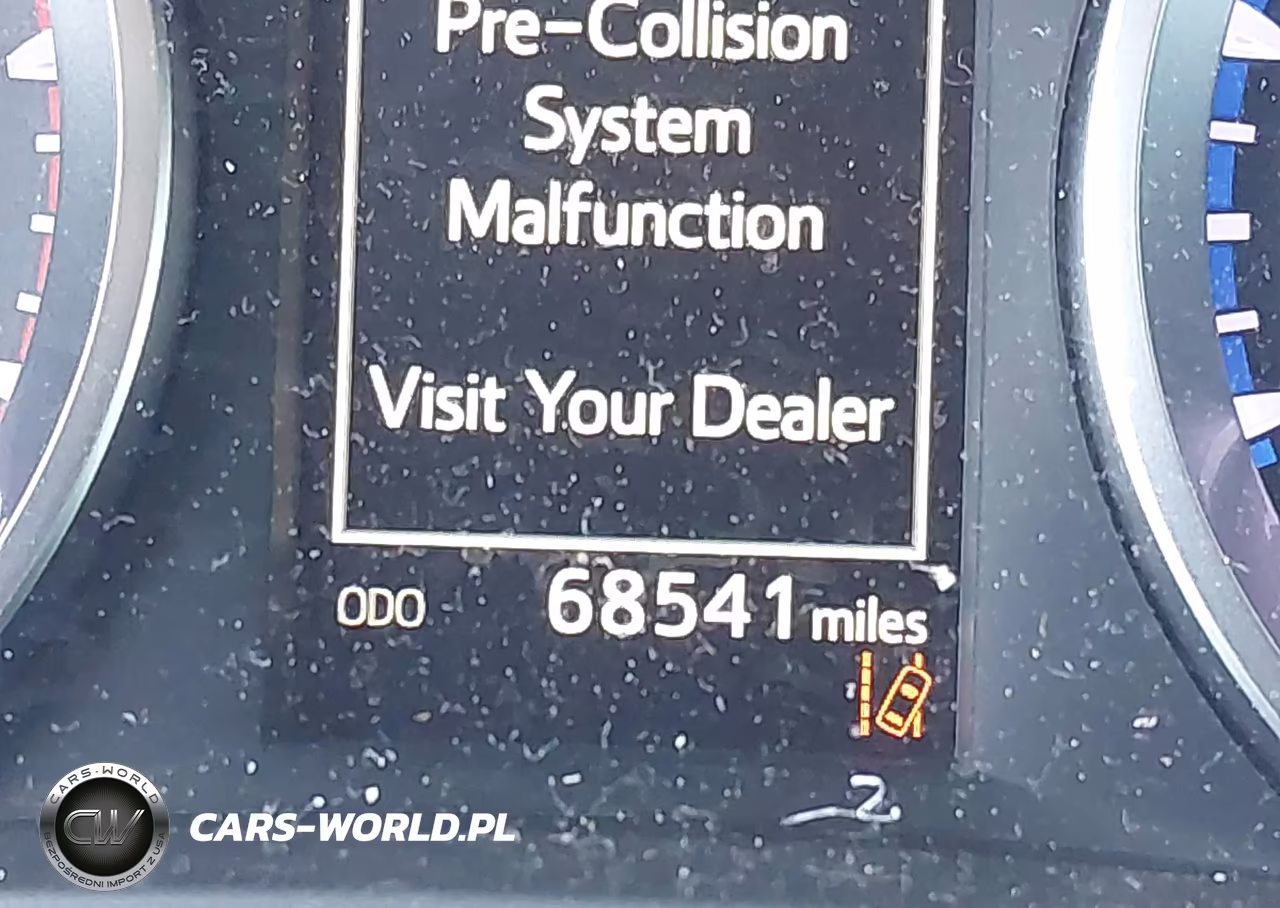 2018 Toyota Highlander Le Plus VIN:5TDBZRFH8JS825783 - 16