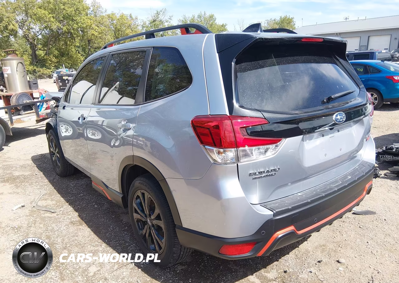 2024 Subaru Forester Sport VIN:JF2SKAGC0RH440874 - 3
