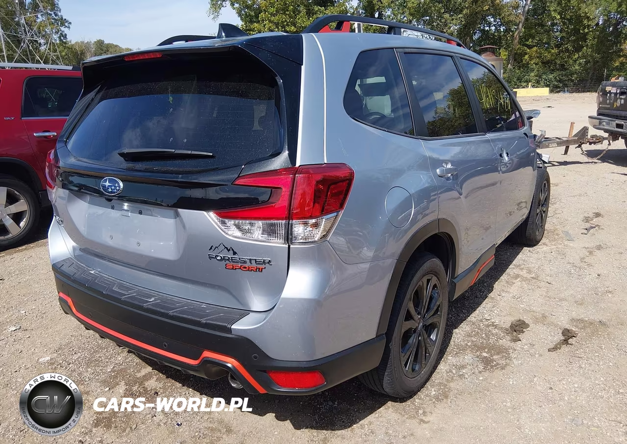 2024 Subaru Forester Sport VIN:JF2SKAGC0RH440874 - 4