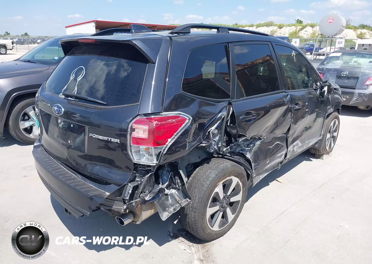 2018 Subaru Forester 2.5I Premium VIN:JF2SJAGC7JH560520 - 6
