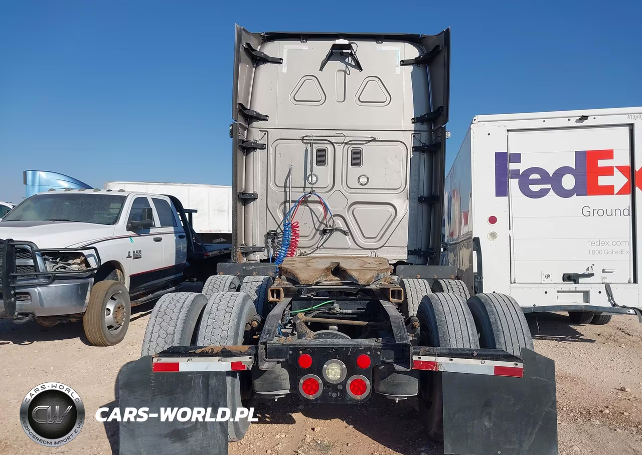 2016 Freightliner Cascadia 125 VIN:1FUJGLDRXGLGV7905 - 15