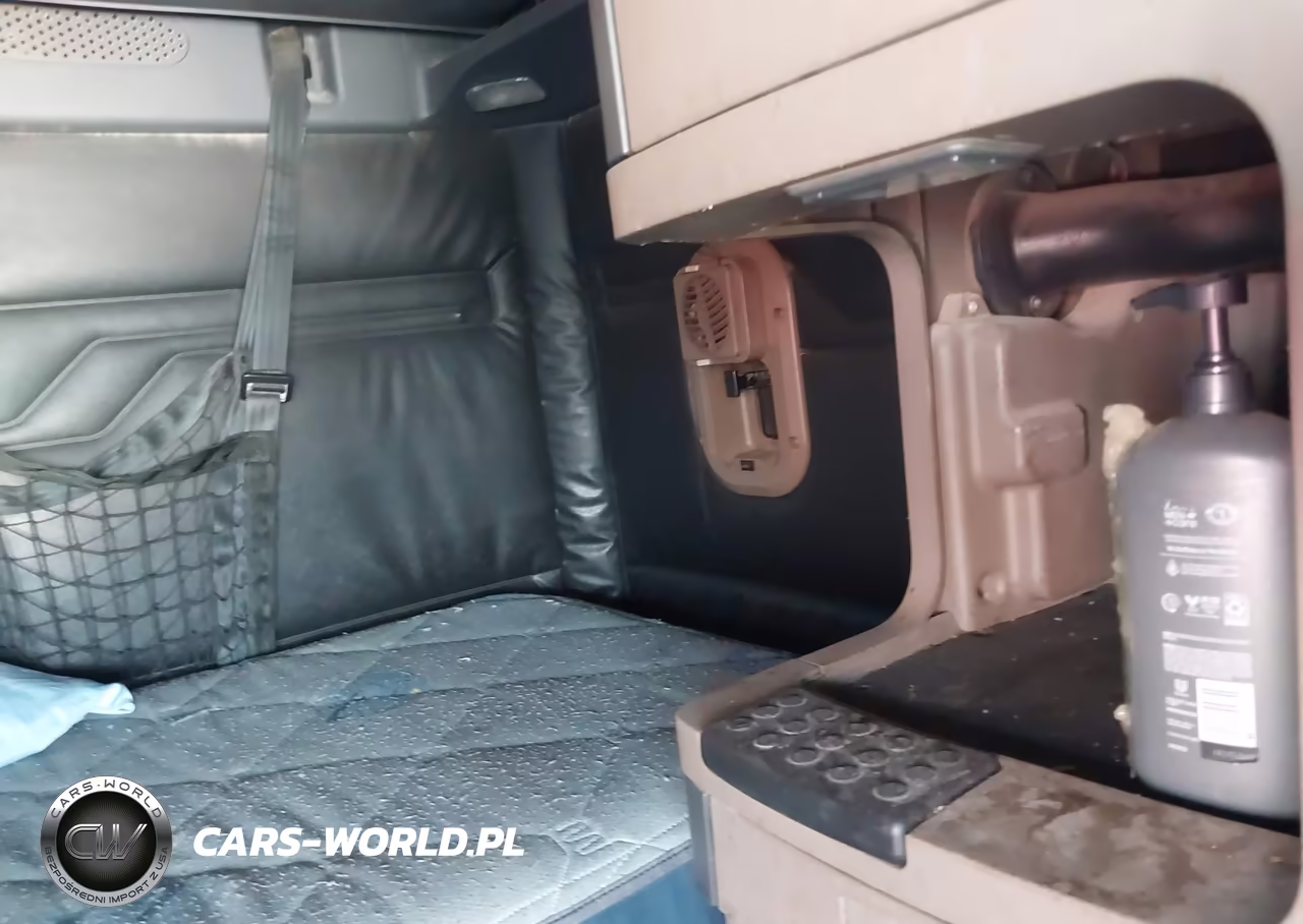 2016 Freightliner Cascadia 125 VIN:1FUJGLDRXGLGV7905 - 16