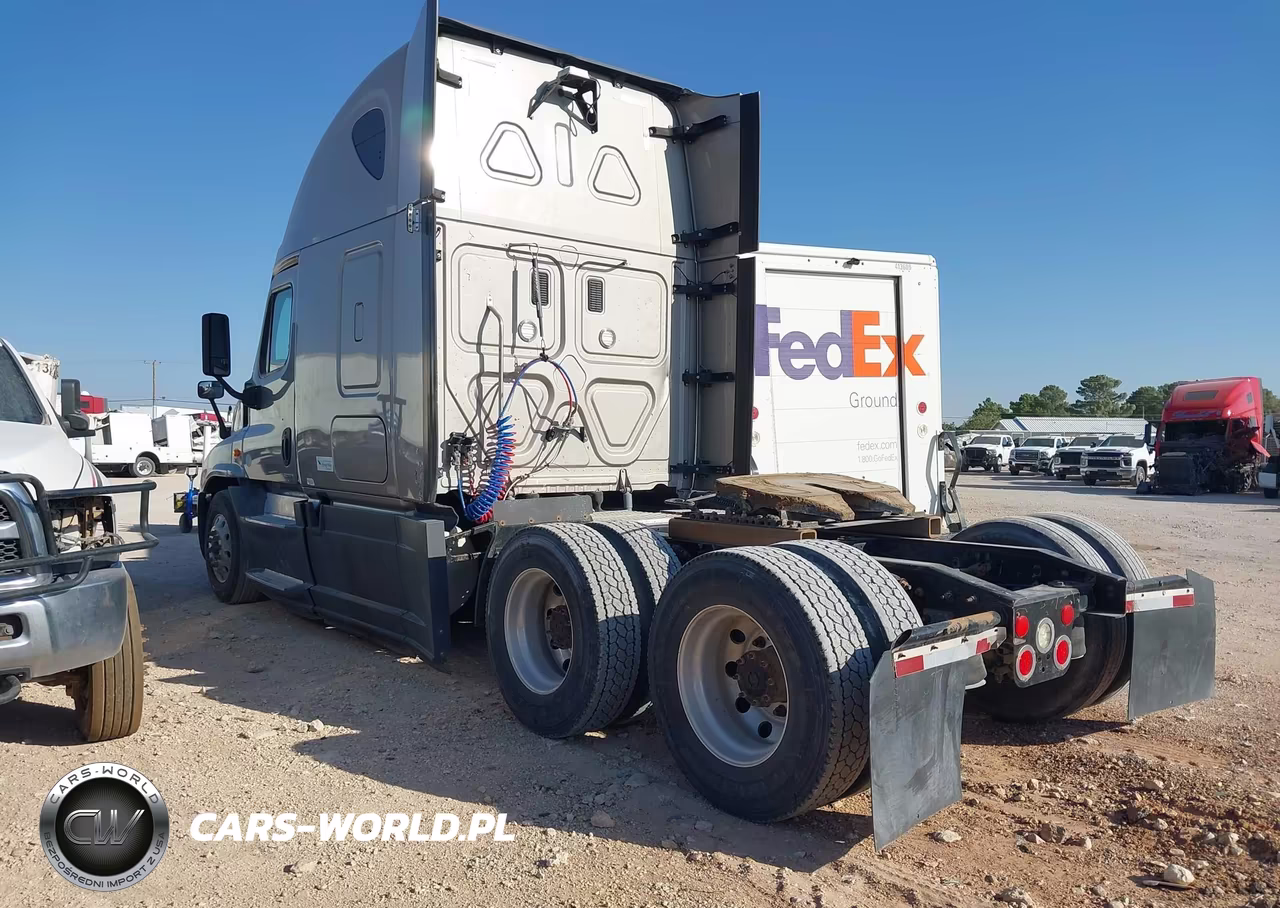 2016 Freightliner Cascadia 125 VIN:1FUJGLDRXGLGV7905 - 3