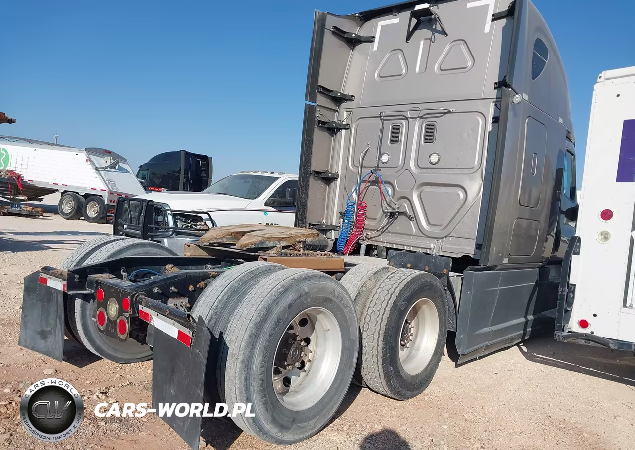 2016 Freightliner Cascadia 125 VIN:1FUJGLDRXGLGV7905 - 4