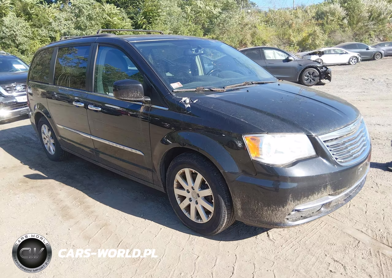2015 Chrysler Town & Country Touring – zdjęcie 1 z 11