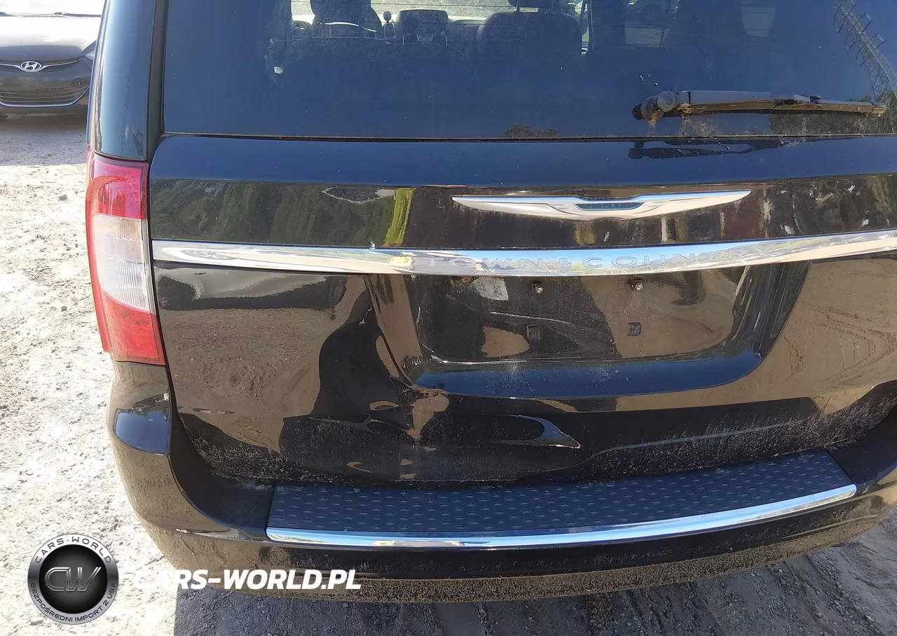 2015 Chrysler Town & Country Touring VIN:2C4RC1BG8FR697575 - 6
