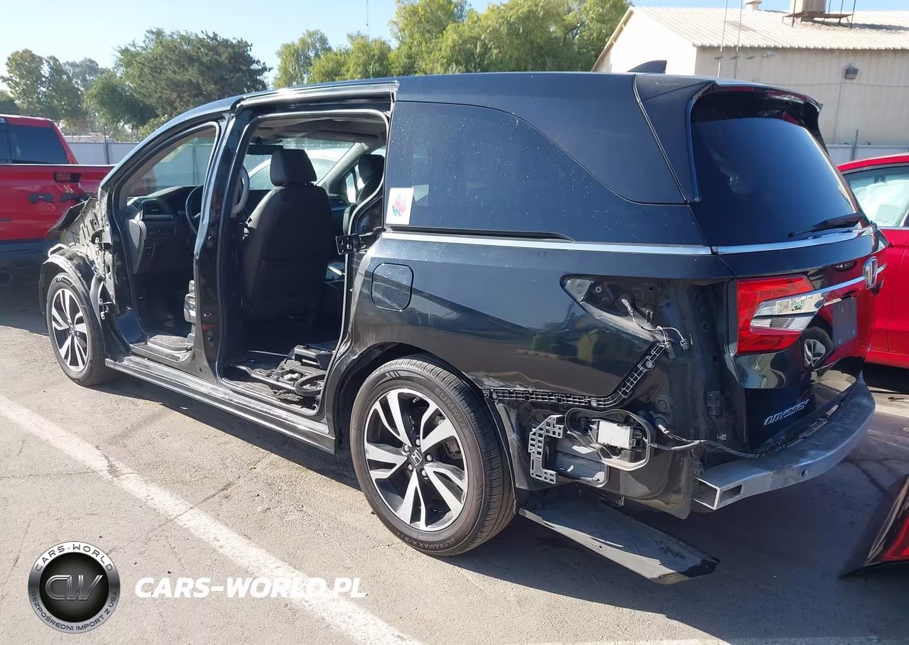 2019 Honda Odyssey Elite VIN:5FNRL6H93KB036578 - 3