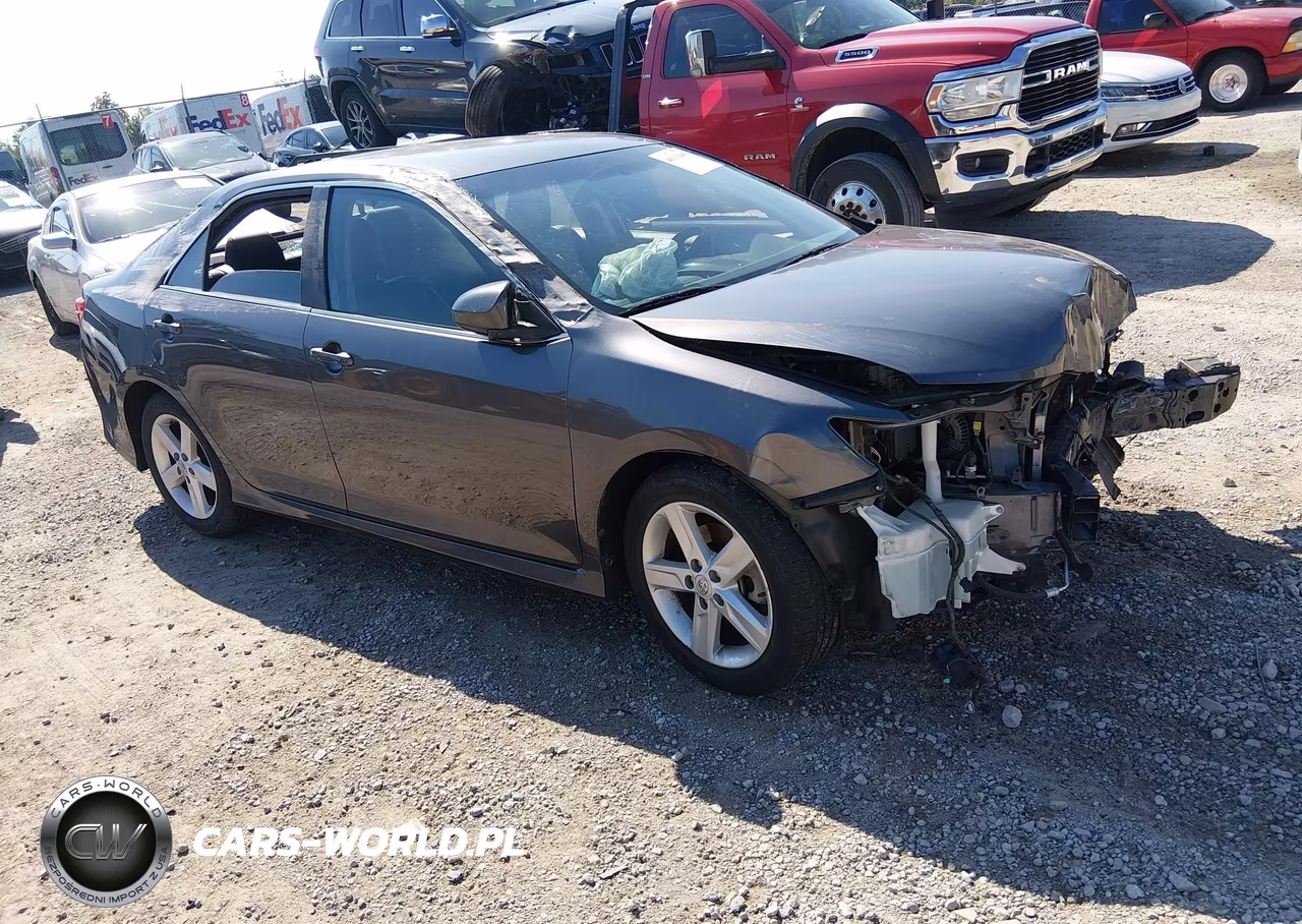 2014 Toyota Camry Se VIN:4T1BF1FK4EU471943 - 1