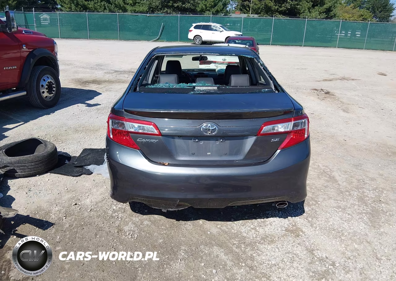 2014 Toyota Camry Se VIN:4T1BF1FK4EU471943 - 17