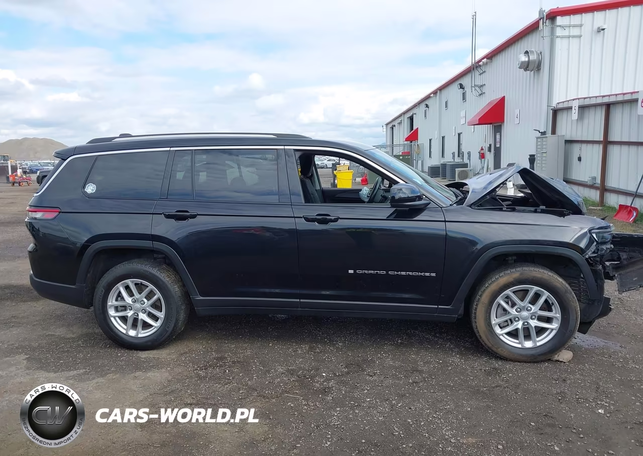 2023 Jeep Grand Cherokee L Laredo 4X4 VIN:1C4RJKAG8P8870196 - 13