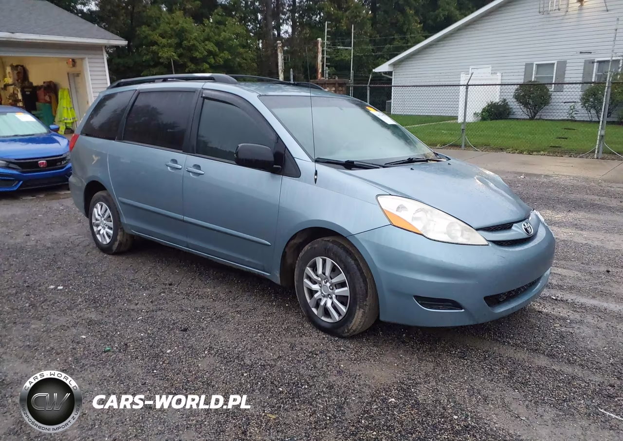 2010 Toyota Sienna Le