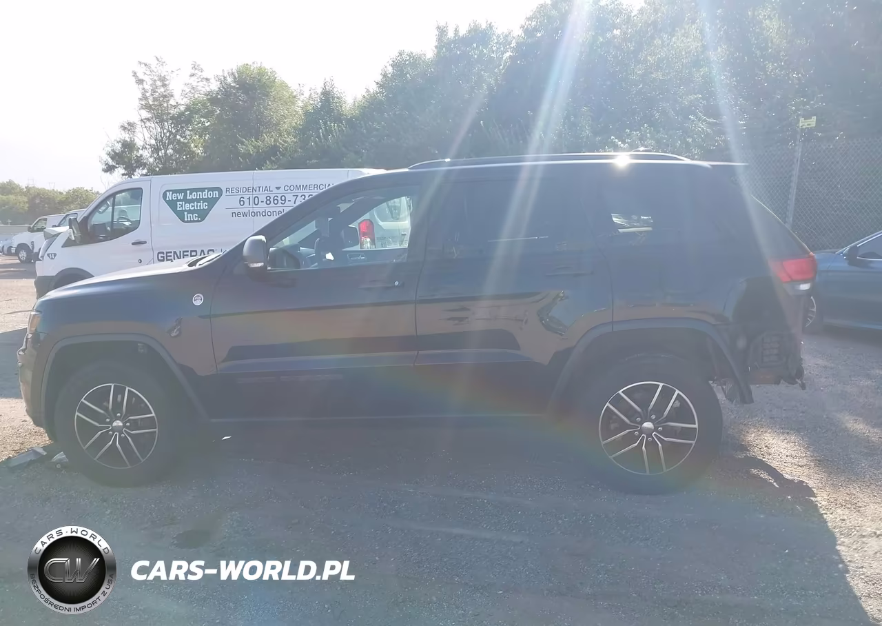 2017 Jeep Grand Cherokee Trailhawk 4X4 VIN:1C4RJFLG4HC635751 - 15