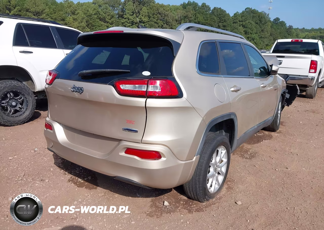2014 Jeep Cherokee Latitude VIN:1C4PJLCB2EW226006 - 4