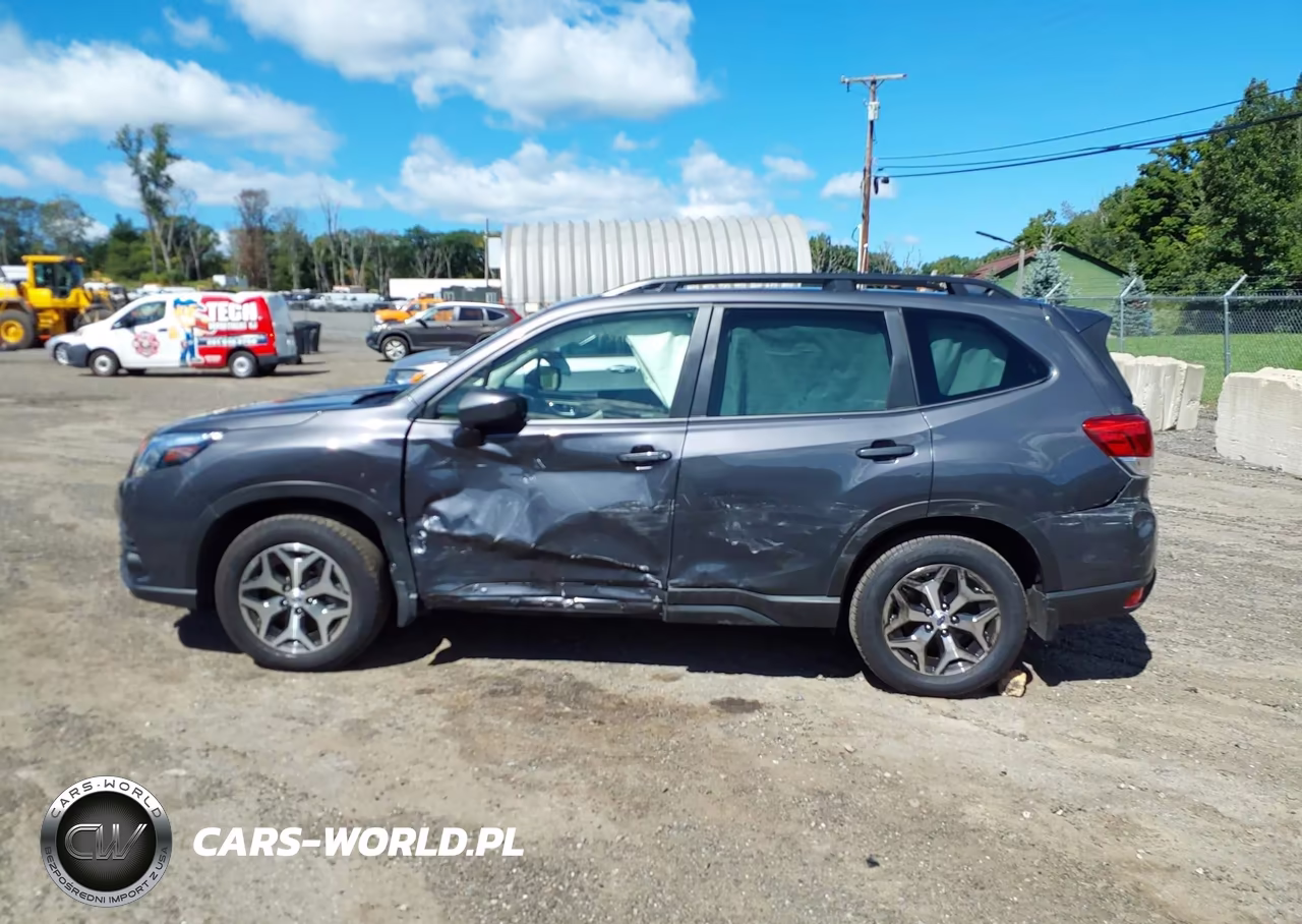 2023 Subaru Forester Premium VIN:JF2SKADC6PH543752 - 14