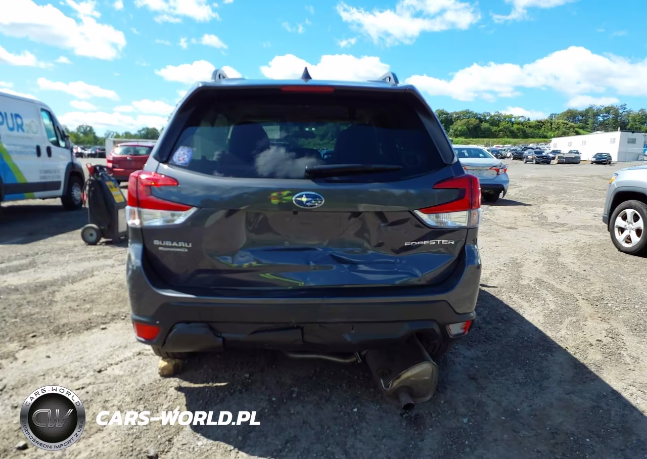 2023 Subaru Forester Premium VIN:JF2SKADC6PH543752 - 16