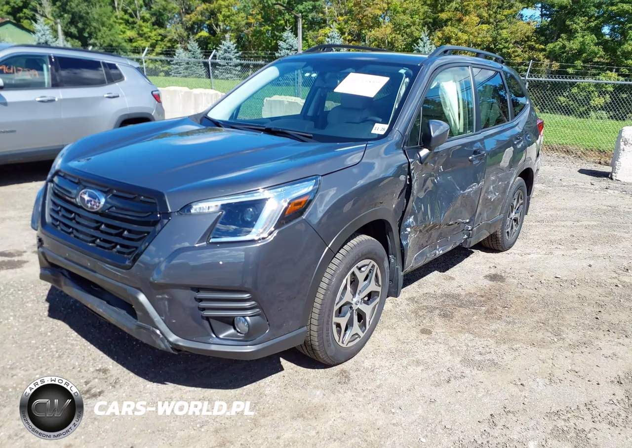 2023 Subaru Forester Premium VIN:JF2SKADC6PH543752 - 2