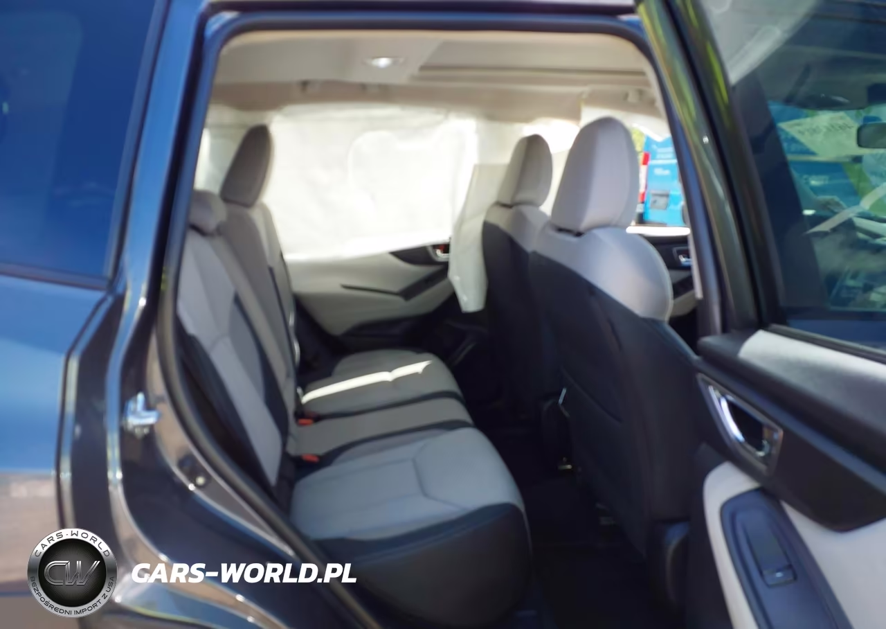2023 Subaru Forester Premium VIN:JF2SKADC6PH543752 - 8