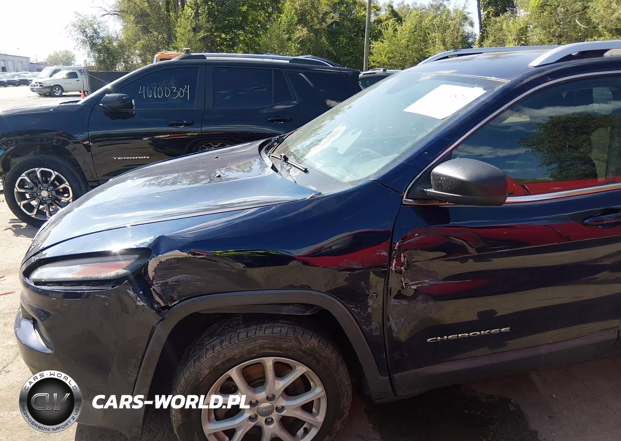 2015 Jeep Cherokee Latitude VIN:1C4PJLCSXFW643035 - 6