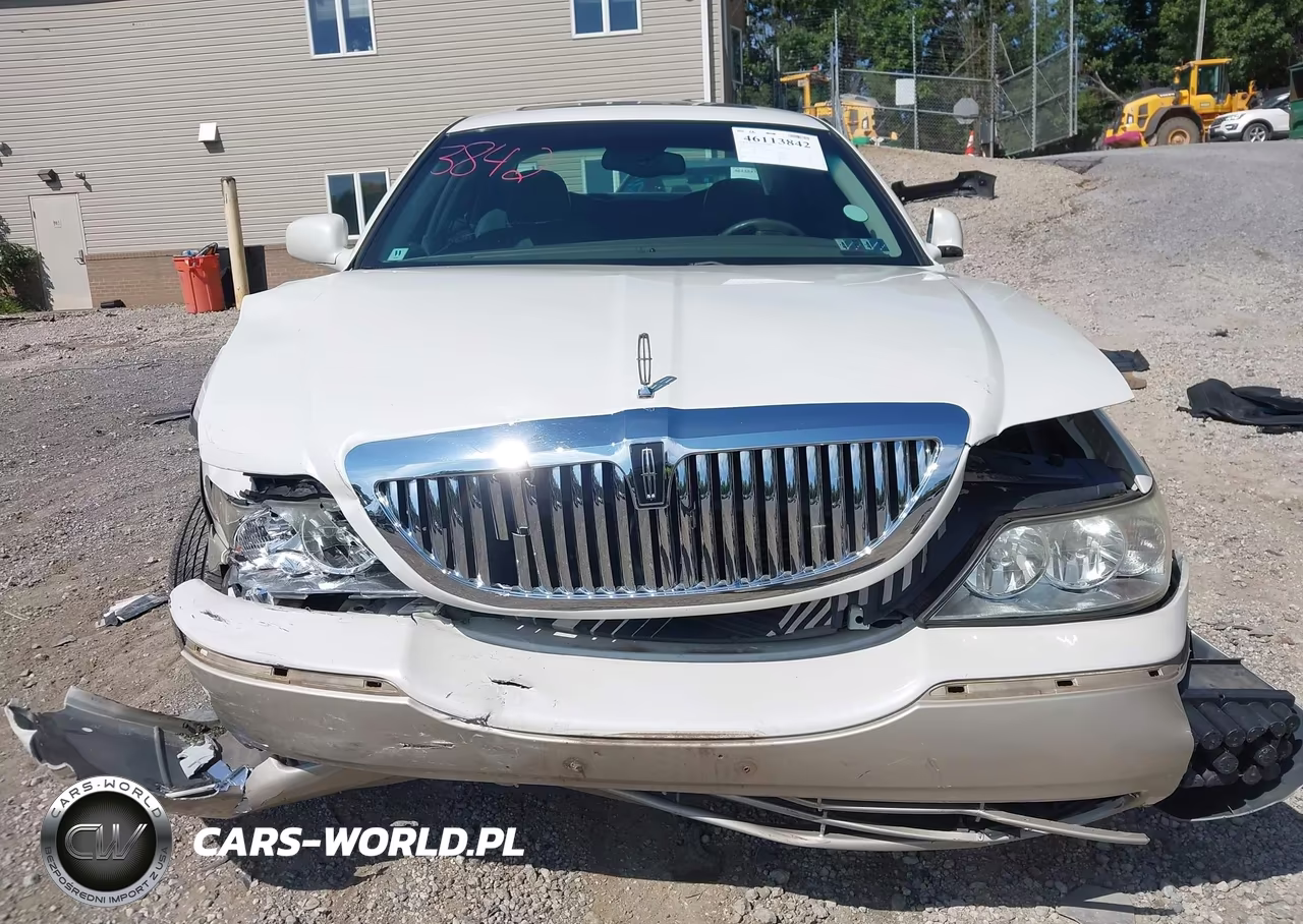 2004 Lincoln Town Car Ultimate VIN:1LNHM83W84Y686927 - 12
