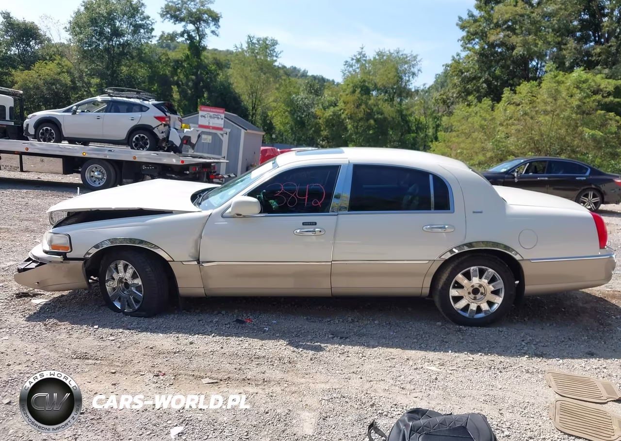 2004 Lincoln Town Car Ultimate VIN:1LNHM83W84Y686927 - 14