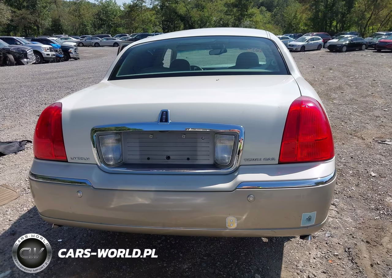 2004 Lincoln Town Car Ultimate VIN:1LNHM83W84Y686927 - 16