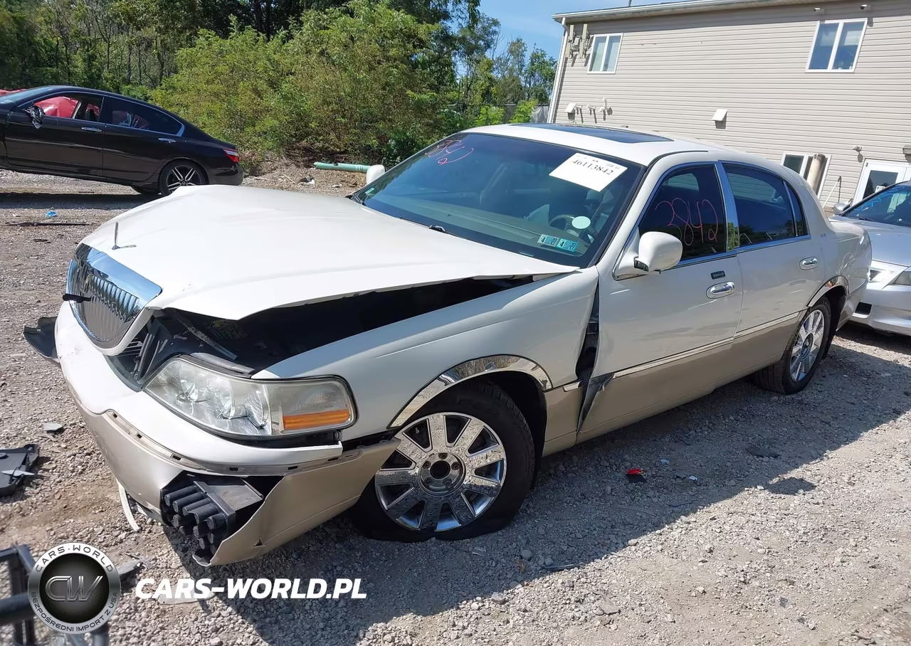 2004 Lincoln Town Car Ultimate VIN:1LNHM83W84Y686927 - 2