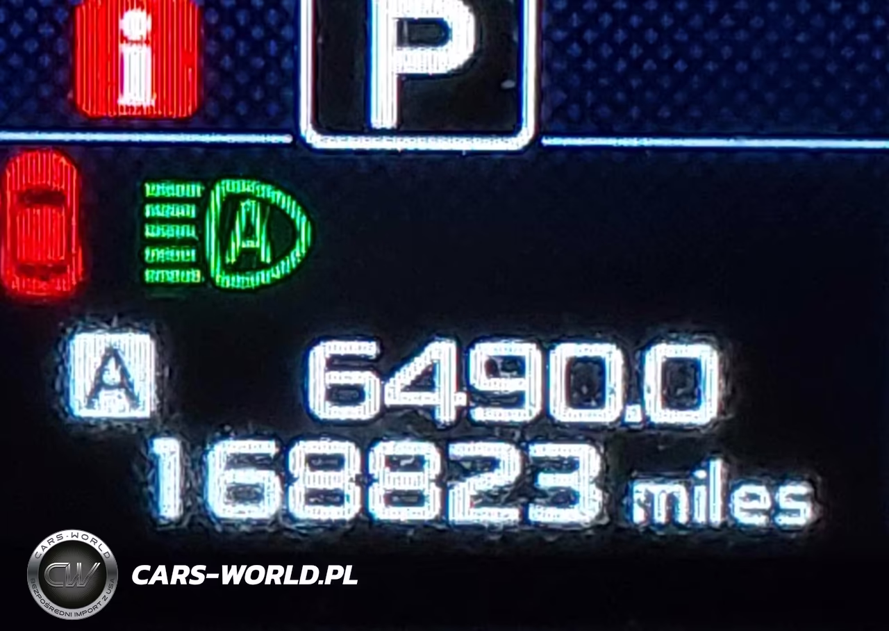 2018 Subaru Outback 2.5I Premium VIN:4S4BSAFC3J3298873 - 16
