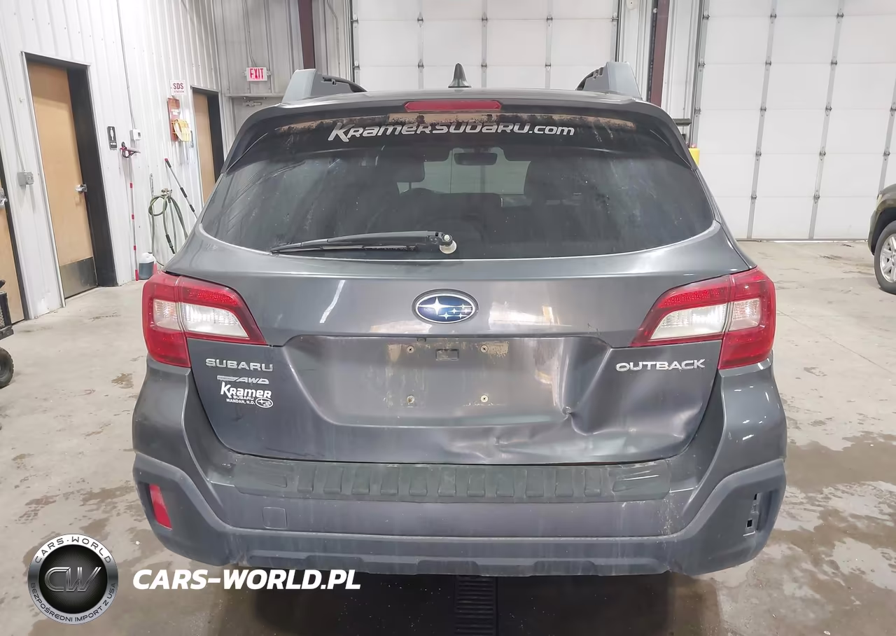 2018 Subaru Outback 2.5I Premium VIN:4S4BSAFC3J3298873 - 17