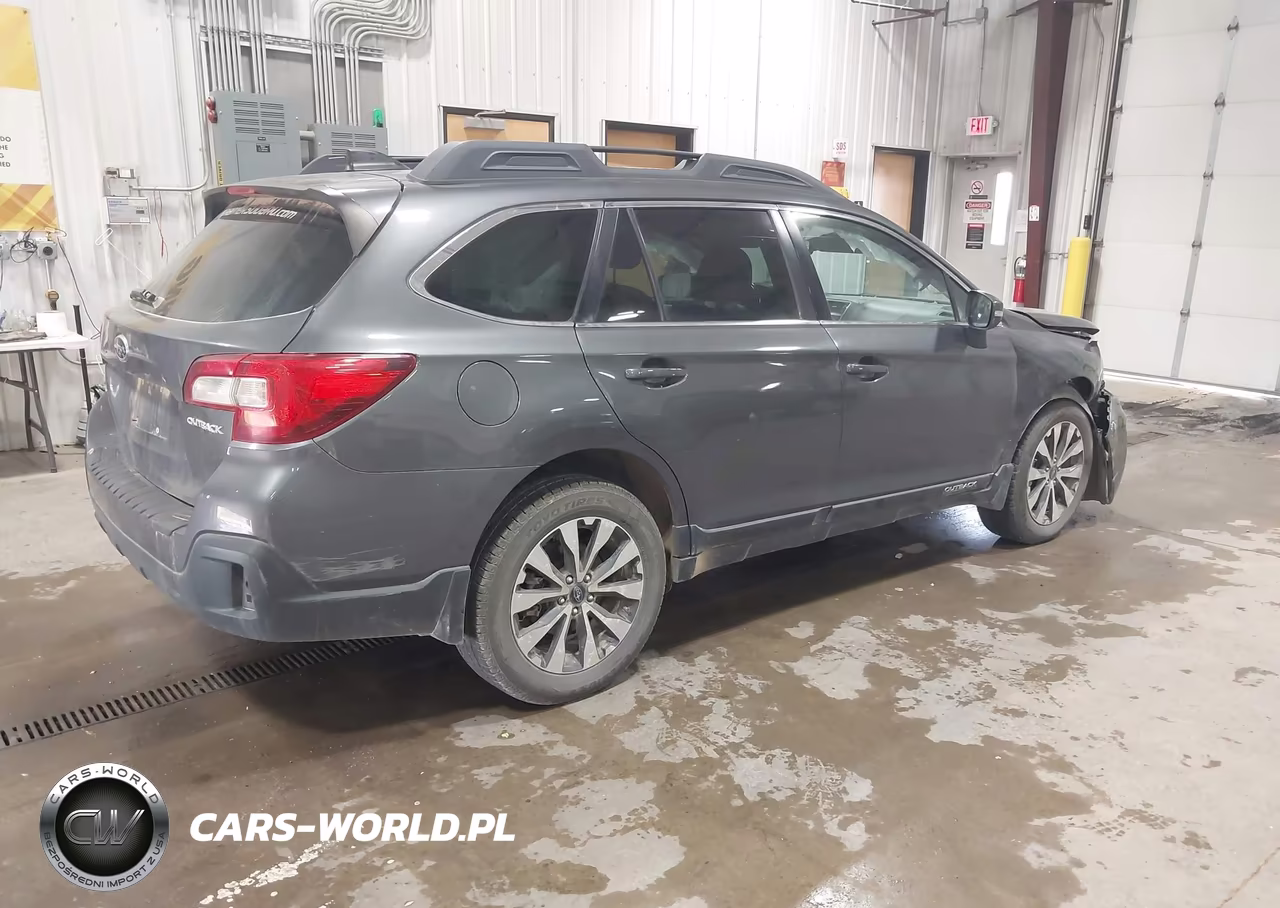 2018 Subaru Outback 2.5I Premium VIN:4S4BSAFC3J3298873 - 4