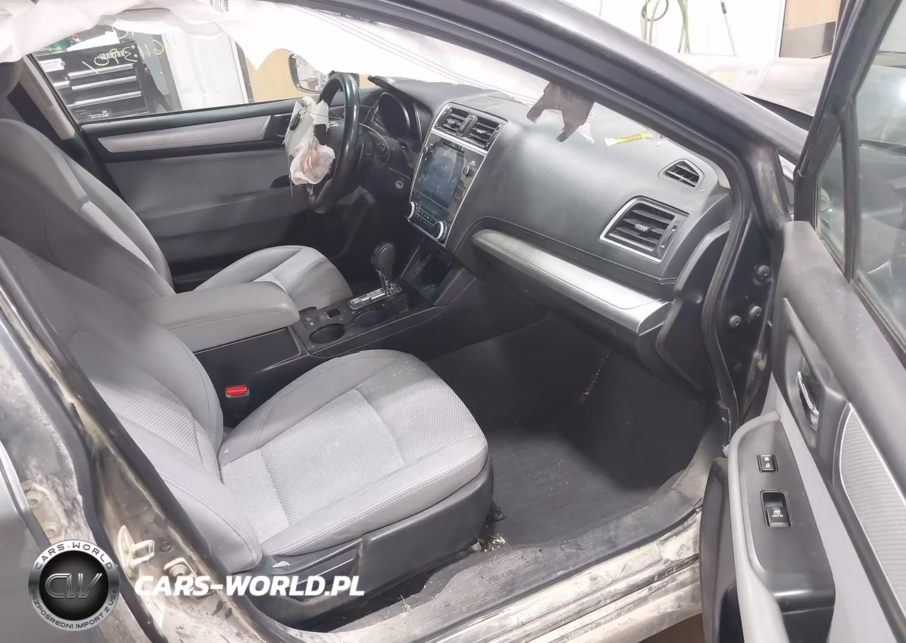2018 Subaru Outback 2.5I Premium VIN:4S4BSAFC3J3298873 - 5