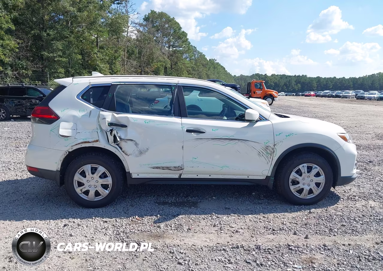 2017 Nissan Rogue S VIN:5N1AT2MV6HC739070 - 14