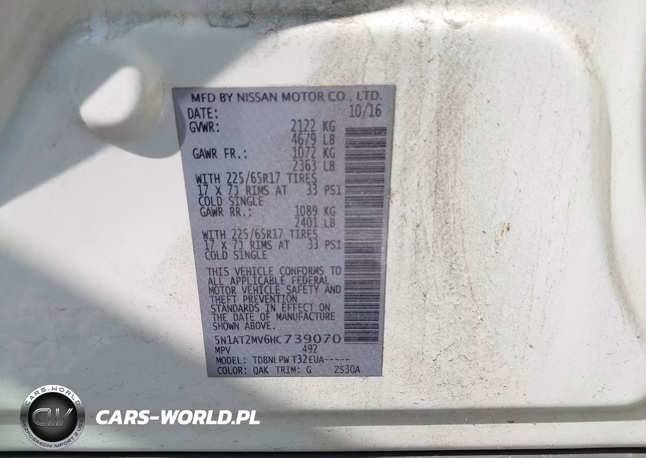 2017 Nissan Rogue S VIN:5N1AT2MV6HC739070 - 9
