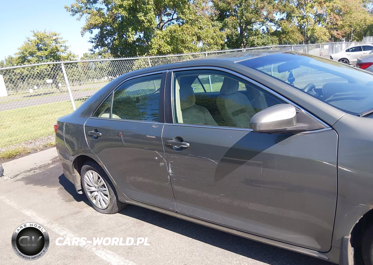 2013 Toyota Camry Le VIN:4T4BF1FK5DR279824 - 18