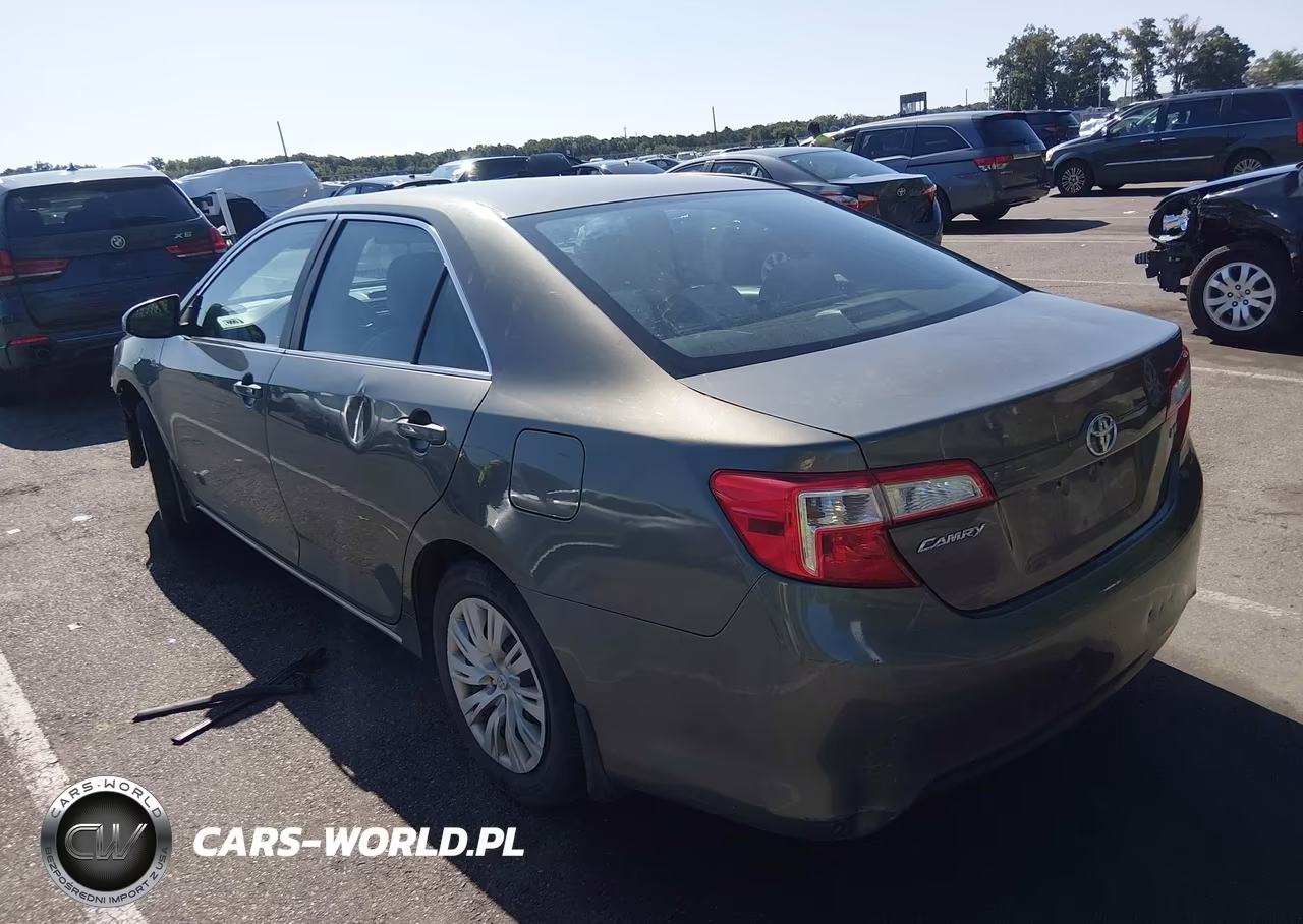 2013 Toyota Camry Le VIN:4T4BF1FK5DR279824 - 3