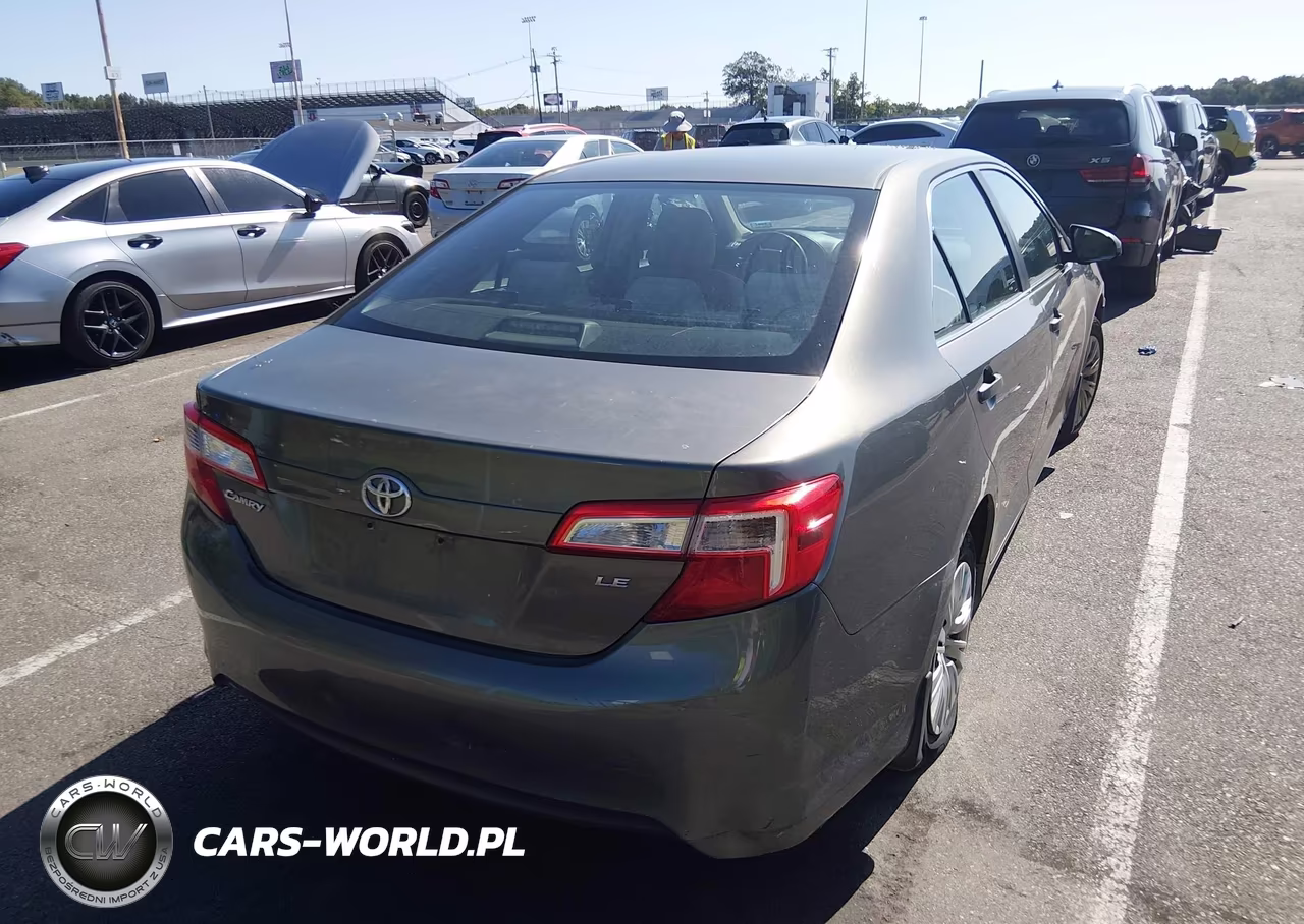 2013 Toyota Camry Le VIN:4T4BF1FK5DR279824 - 4