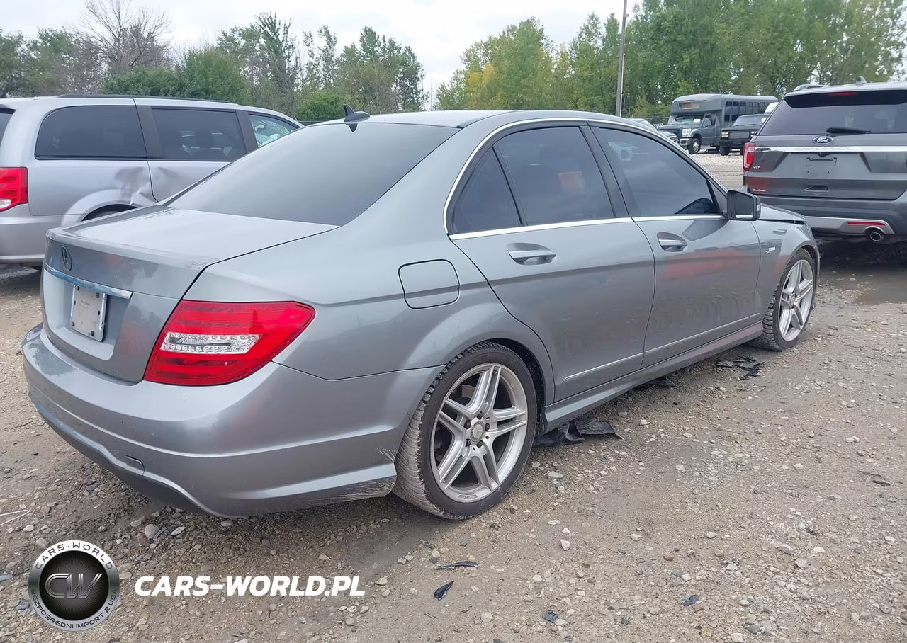 2013 Mercedes-Benz C 250 Sport VIN:WDDGF4HB2DA793091 - 4