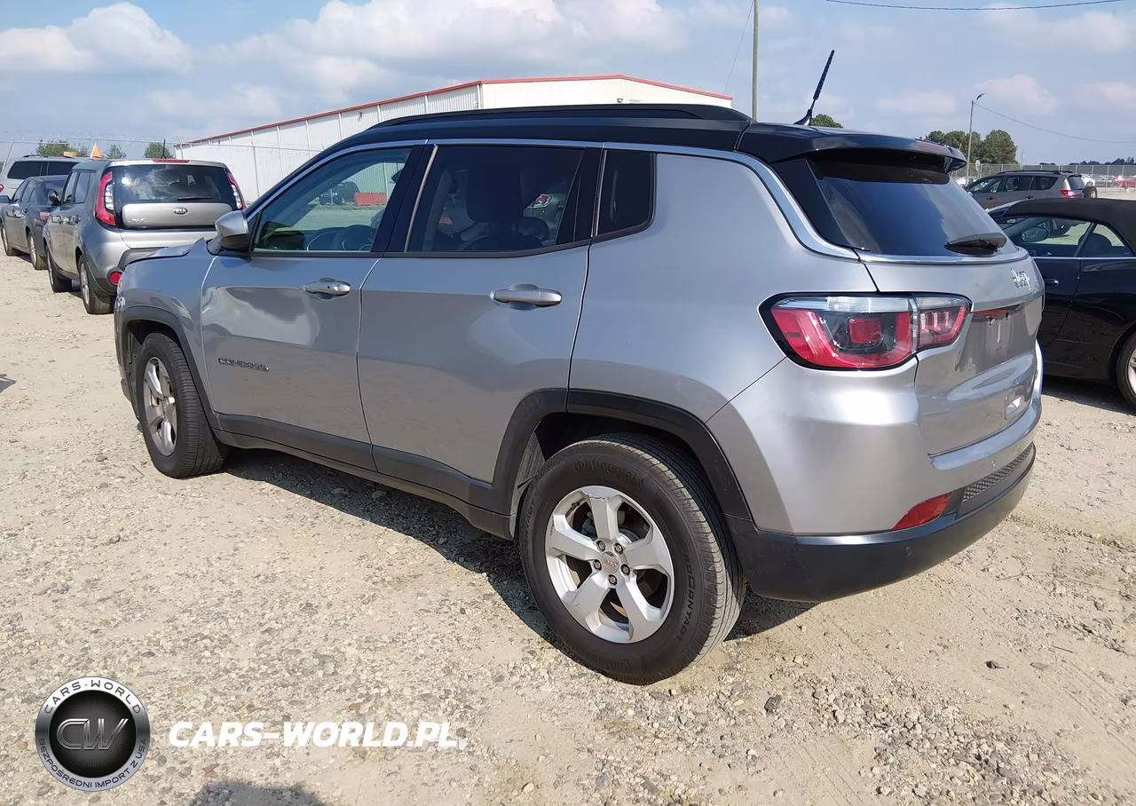 2018 Jeep Compass Latitude VIN:3C4NJCBB9JT194342 - 3