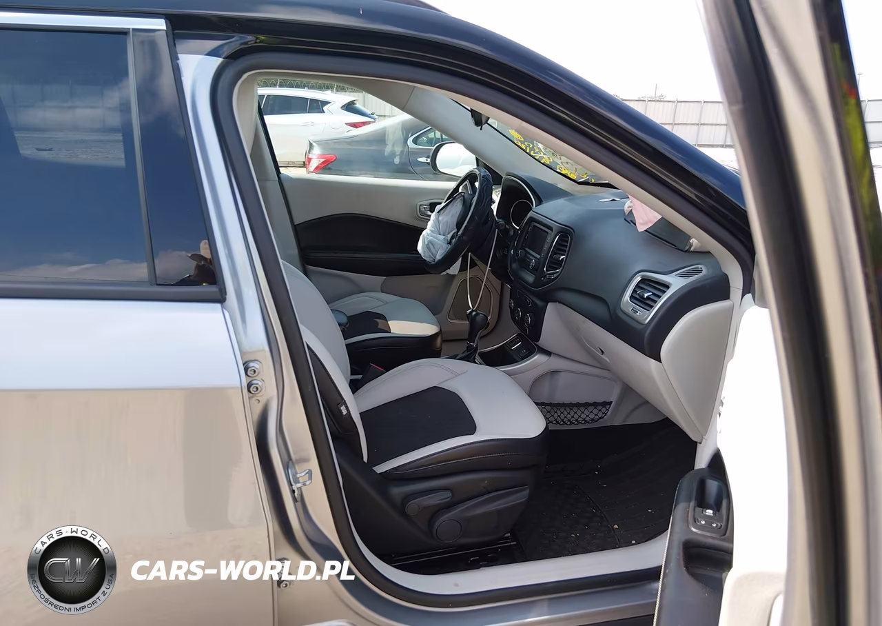 2018 Jeep Compass Latitude VIN:3C4NJCBB9JT194342 - 5