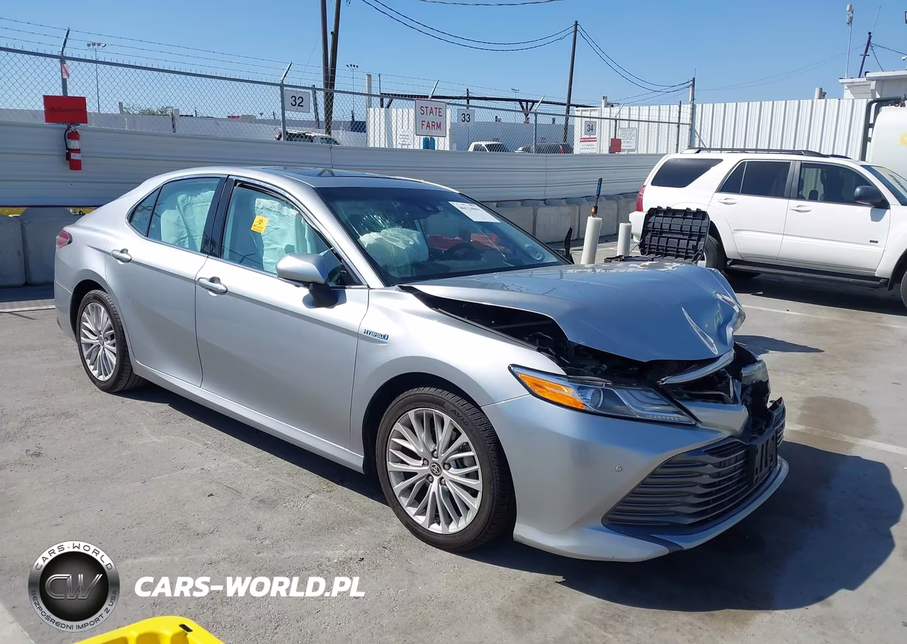 2020 Toyota Camry Xle Hybrid – zdjęcie 1 z 16