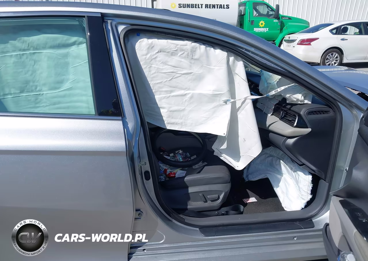 2020 Toyota Camry Xle Hybrid VIN:4T1F31AK5LU536619 - 5