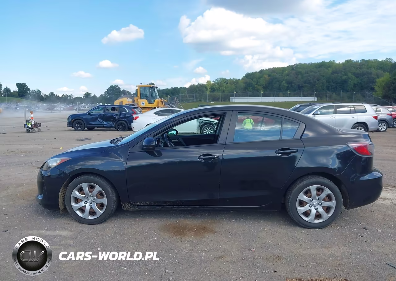 2012 Mazda Mazda3 I Sport VIN:JM1BL1UF9C1524394 - 14