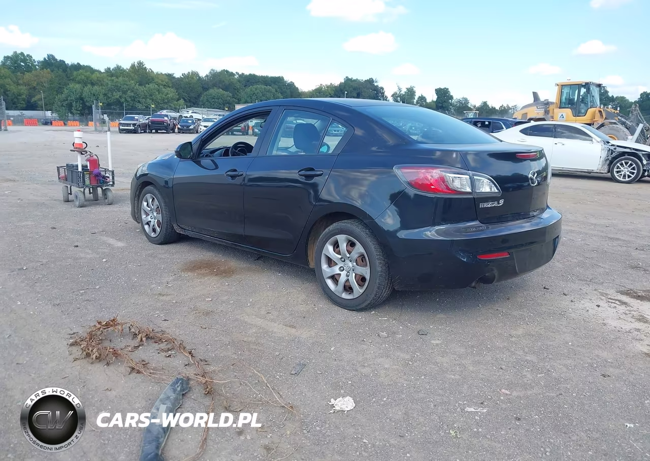 2012 Mazda Mazda3 I Sport VIN:JM1BL1UF9C1524394 - 3