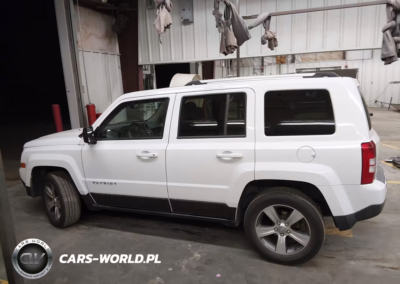 2017 Jeep Patriot High Altitude 4X4 VIN:1C4NJRFB6HD196045 - 14