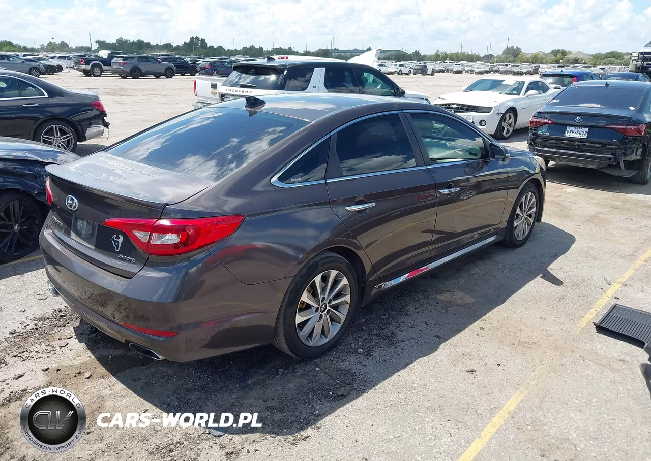 2015 Hyundai Sonata Sport VIN:5NPE34AFXFH127857 - 4
