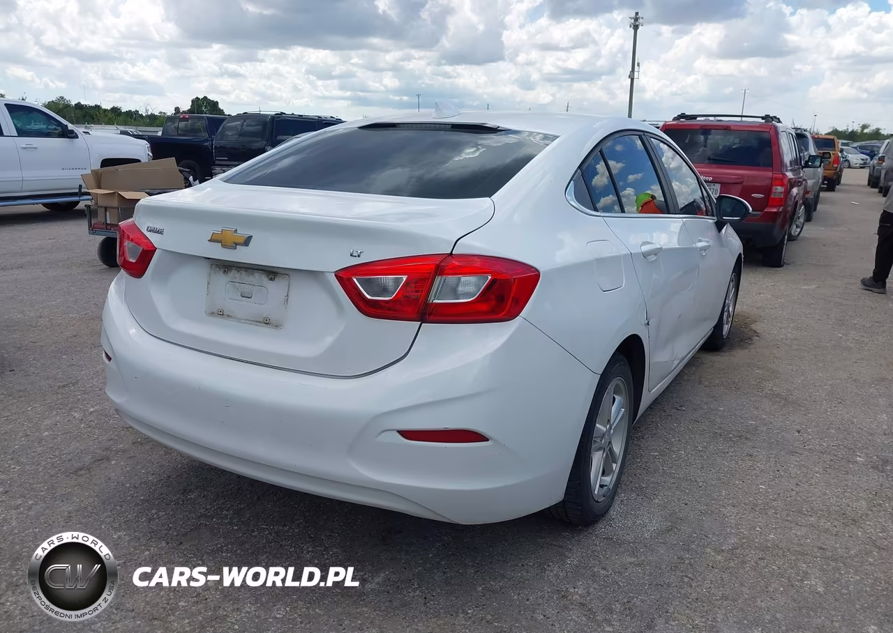 2017 Chevrolet Cruze Lt Auto VIN:1G1BE5SM0H7252091 - 4
