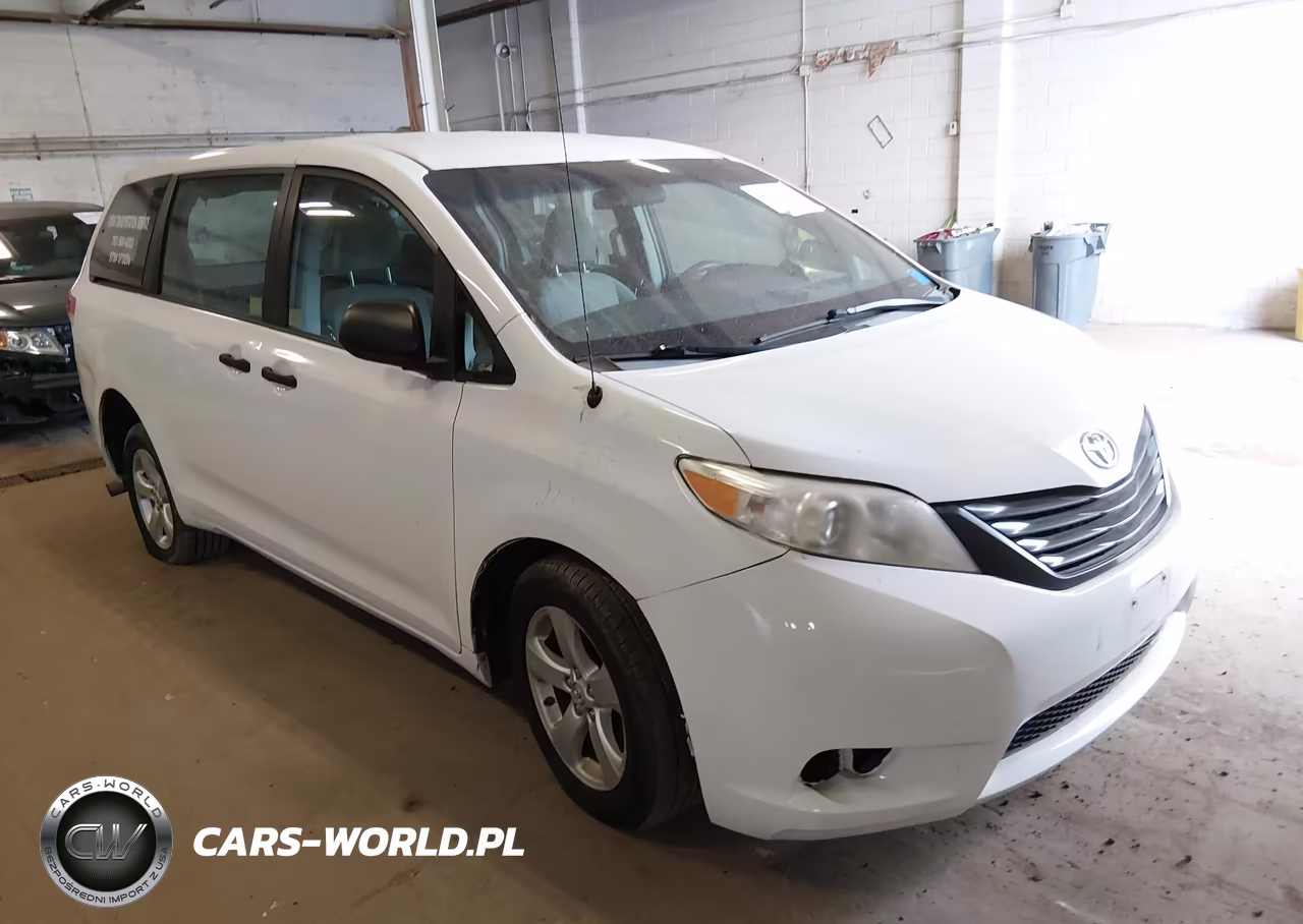 2014 Toyota Sienna L V6 7 Passenger