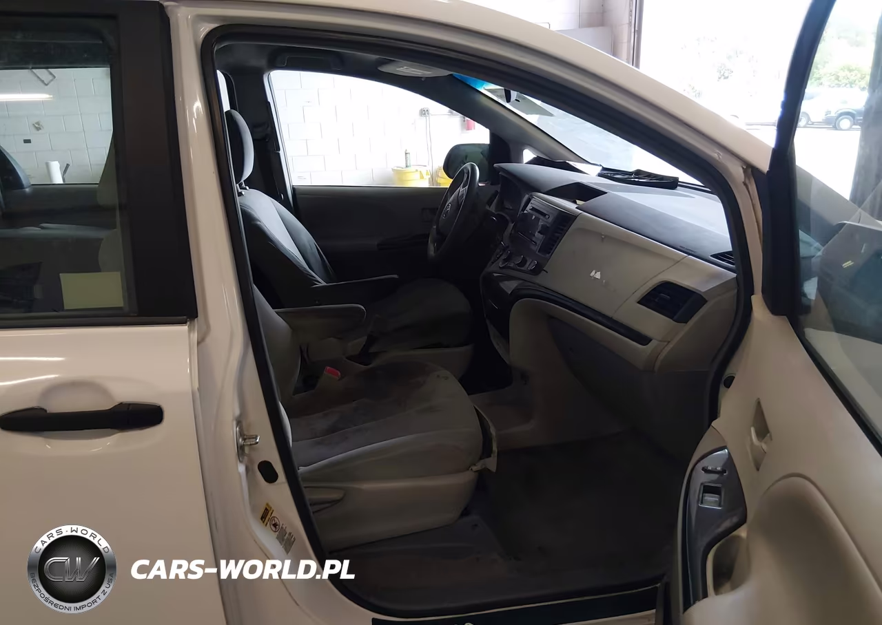 2014 Toyota Sienna L V6 7 Passenger VIN:5TDZK3DC7ES463135 - 5