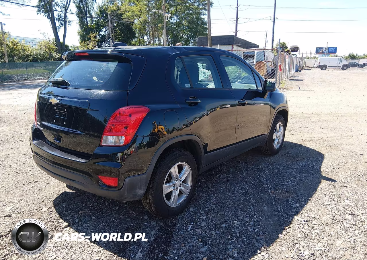 2017 Chevrolet Trax Ls VIN:3GNCJNSBXHL265018 - 4